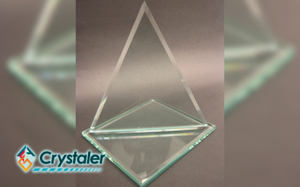 Placa conmemorativa en vidrio