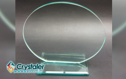 Placa conmemorativa en vidrio