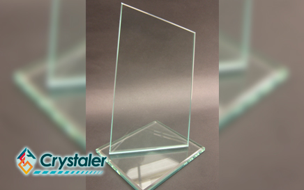 Placa conmemorativa en vidrio