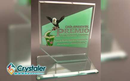 Placa conmemorativa en vidrio